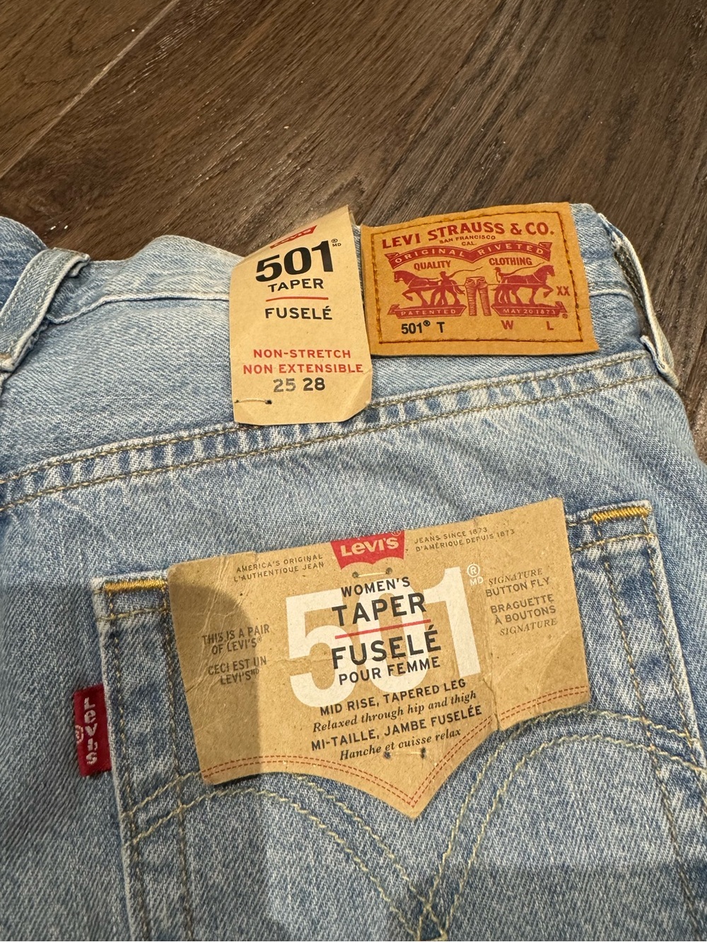 NWT! Levi's Mid Rise Light Blue Taper Jeans